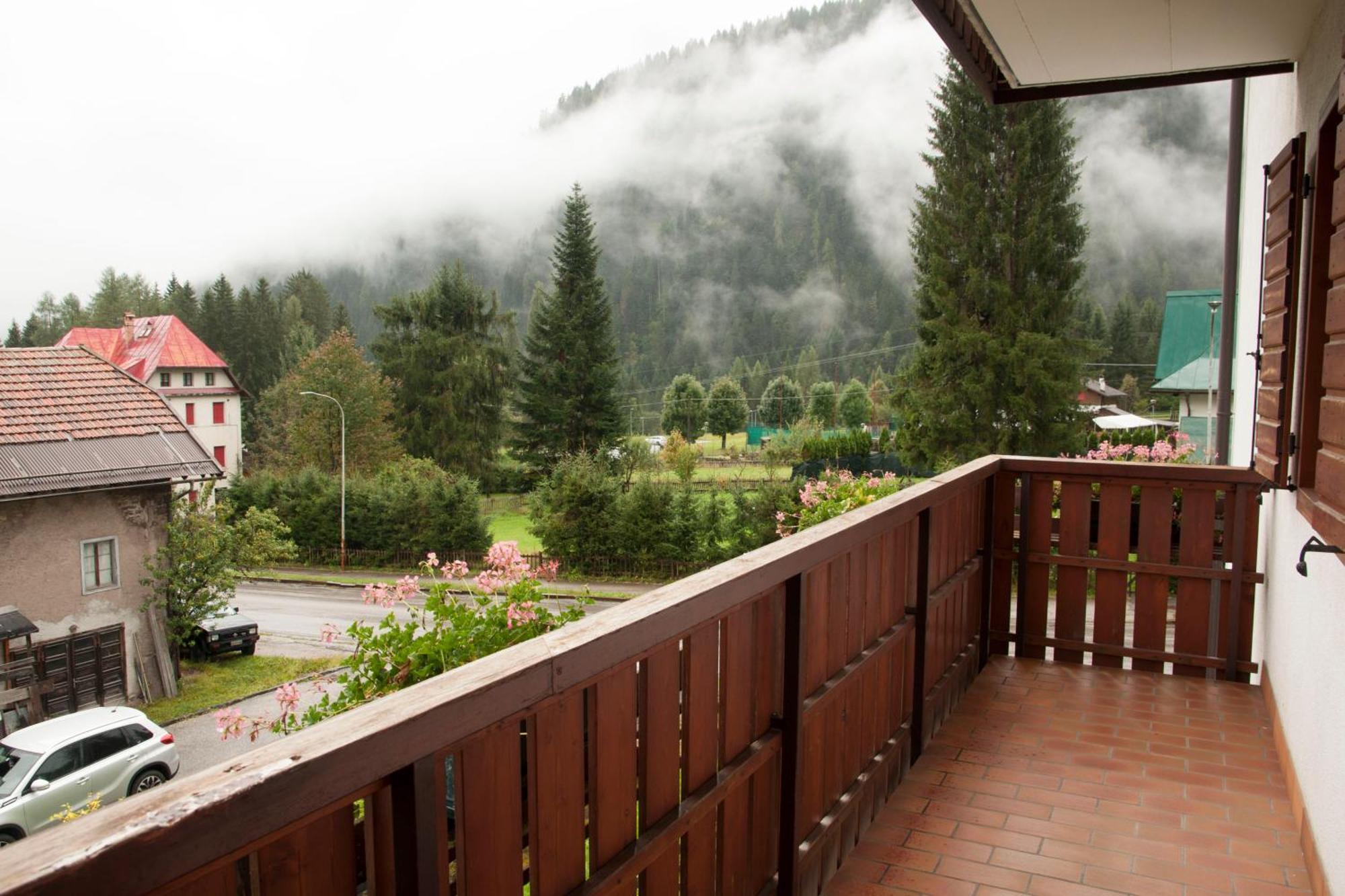 Garni Mariolina Bed & Breakfast Falcade Exterior foto