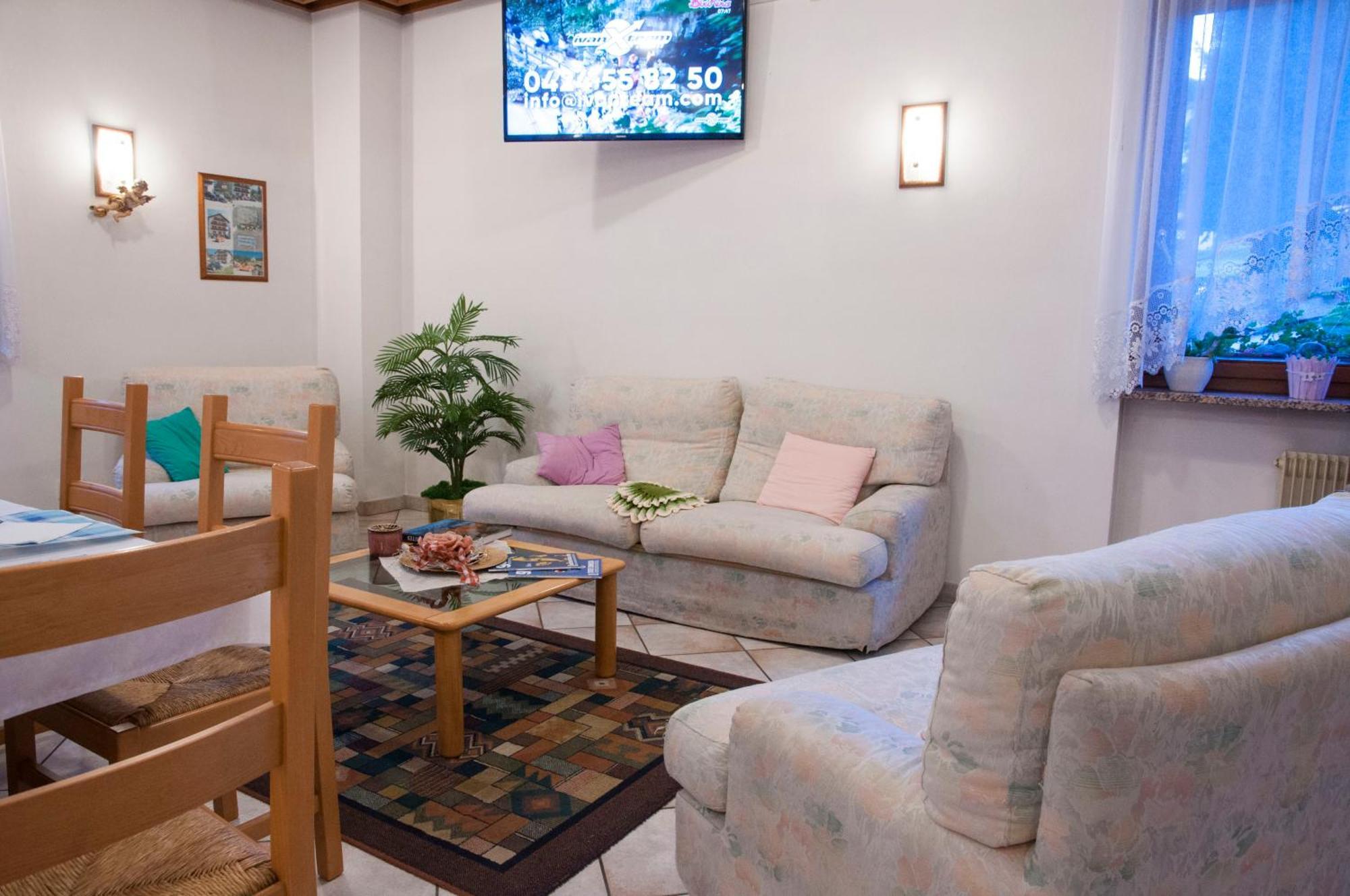 Garni Mariolina Bed & Breakfast Falcade Exterior foto