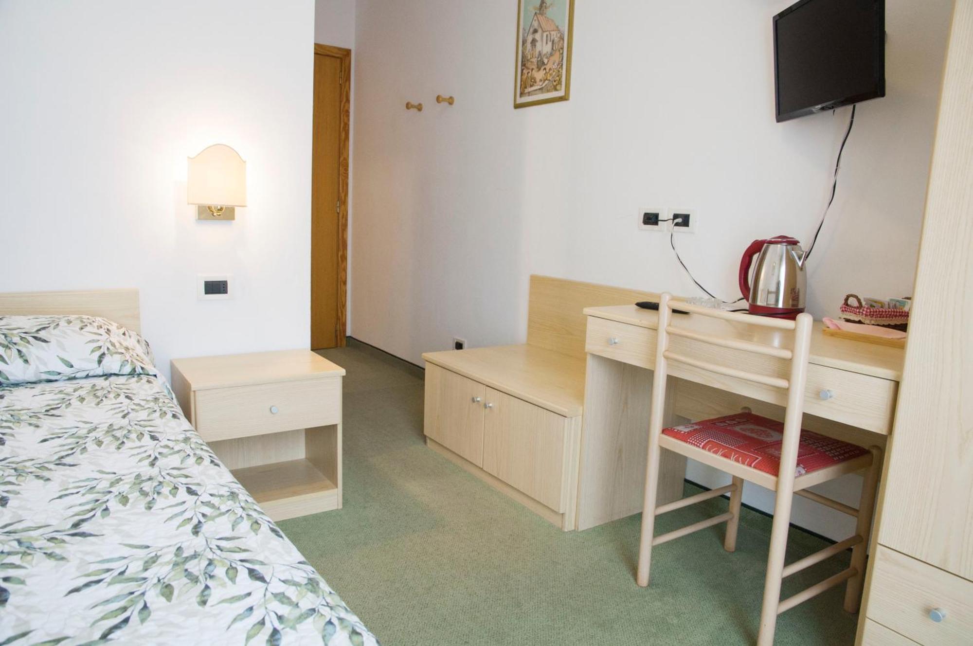 Garni Mariolina Bed & Breakfast Falcade Exterior foto