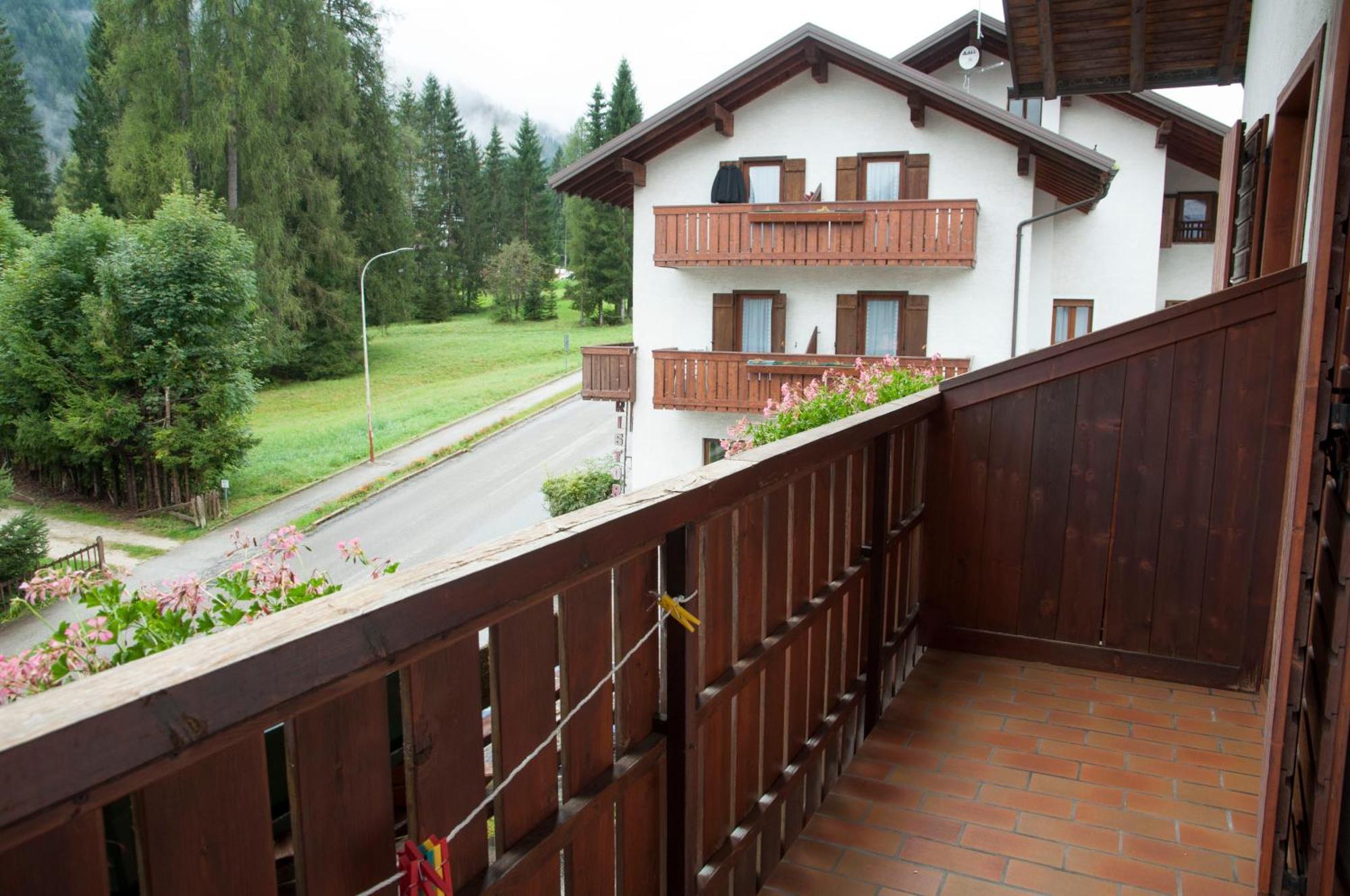 Garni Mariolina Bed & Breakfast Falcade Exterior foto