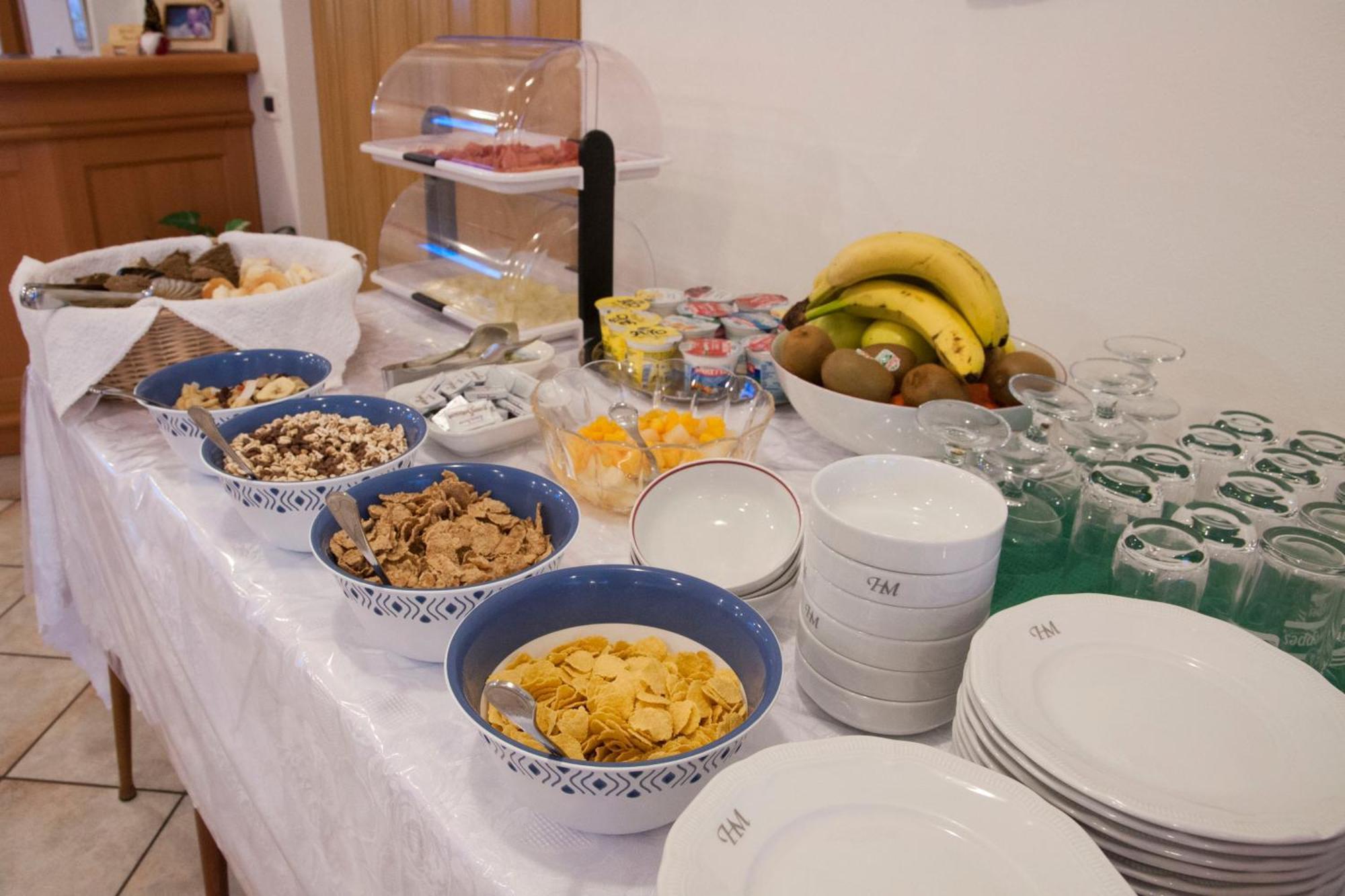 Garni Mariolina Bed & Breakfast Falcade Exterior foto