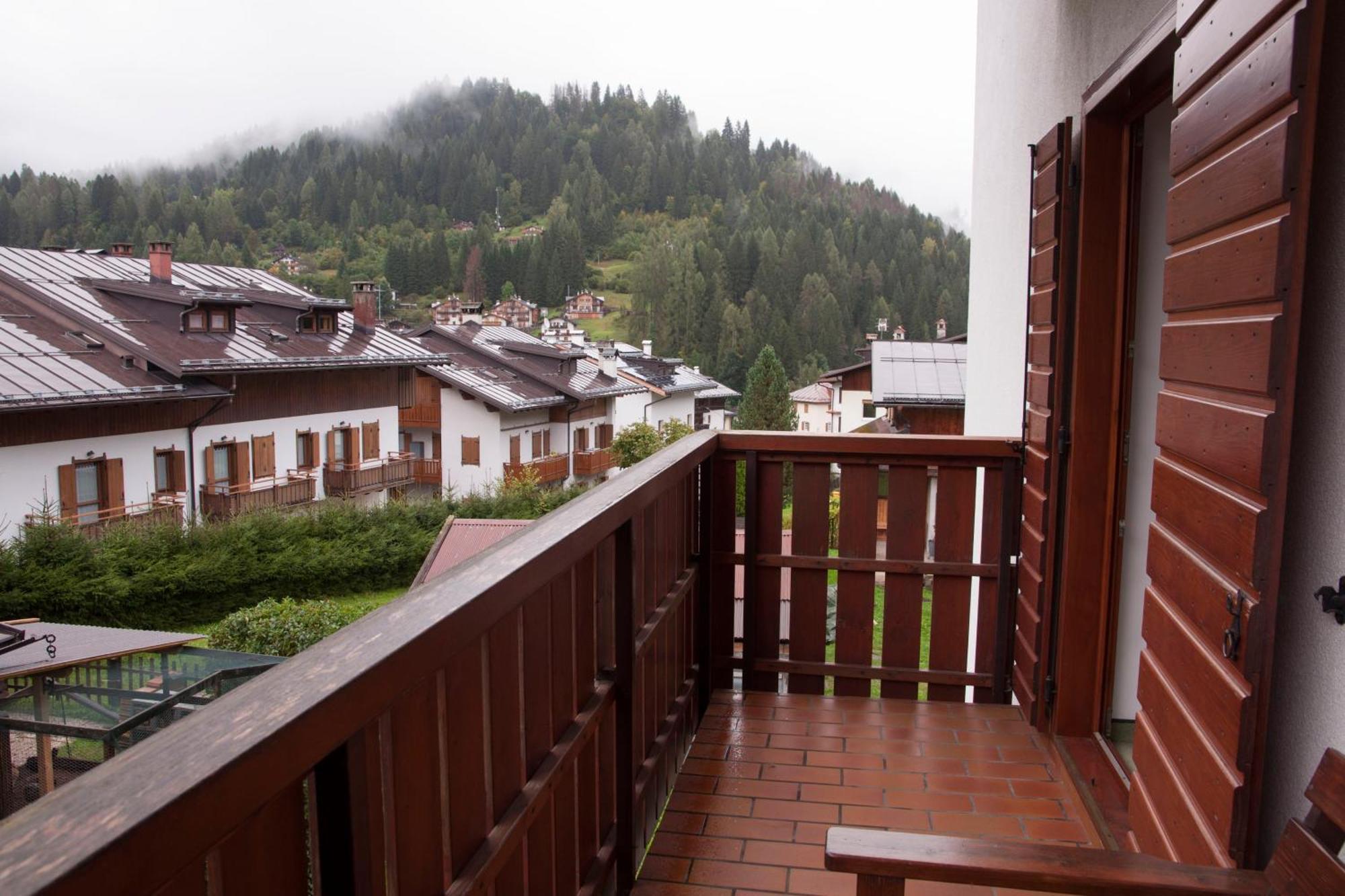 Garni Mariolina Bed & Breakfast Falcade Exterior foto